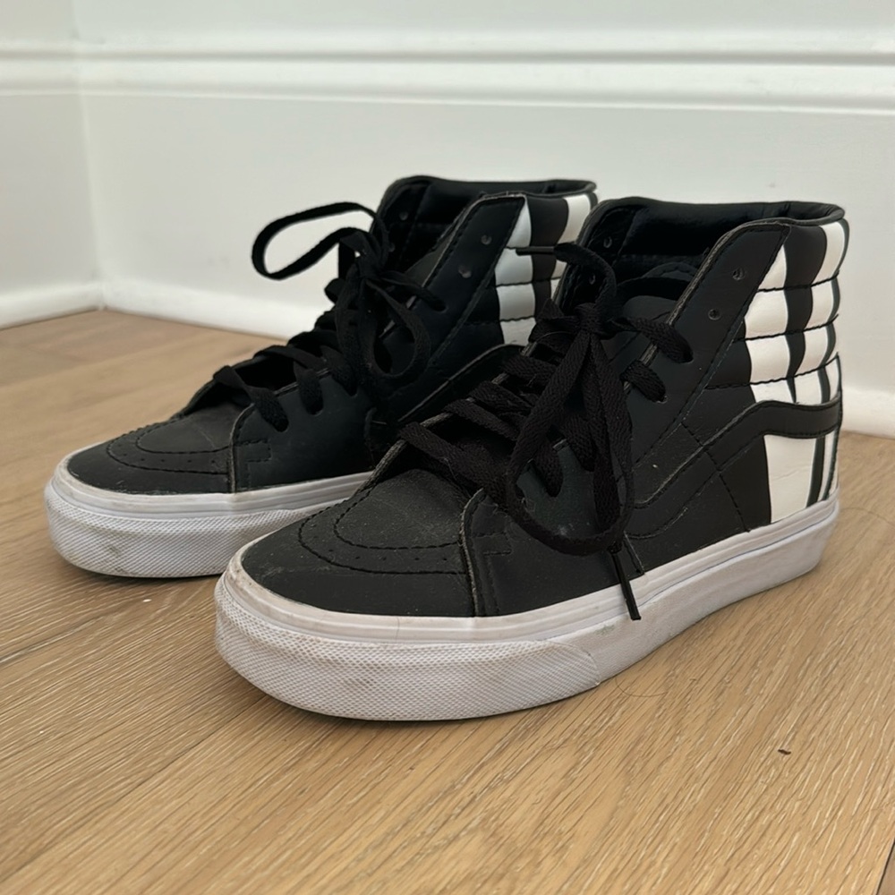 Women’s Vans Leather High Top Sneakers Size 5 Black/white